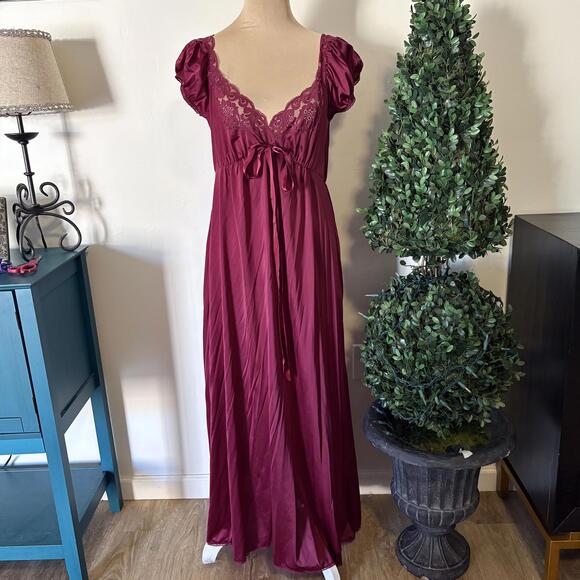 Vintage Miss Elaine Maroon Puff Sleeve Nightgown Peignoir M - Picture 1 of 8